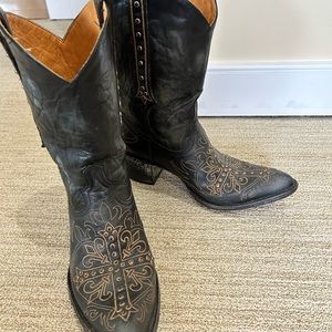Old Gringo women’s rhinestone cowboy boots!